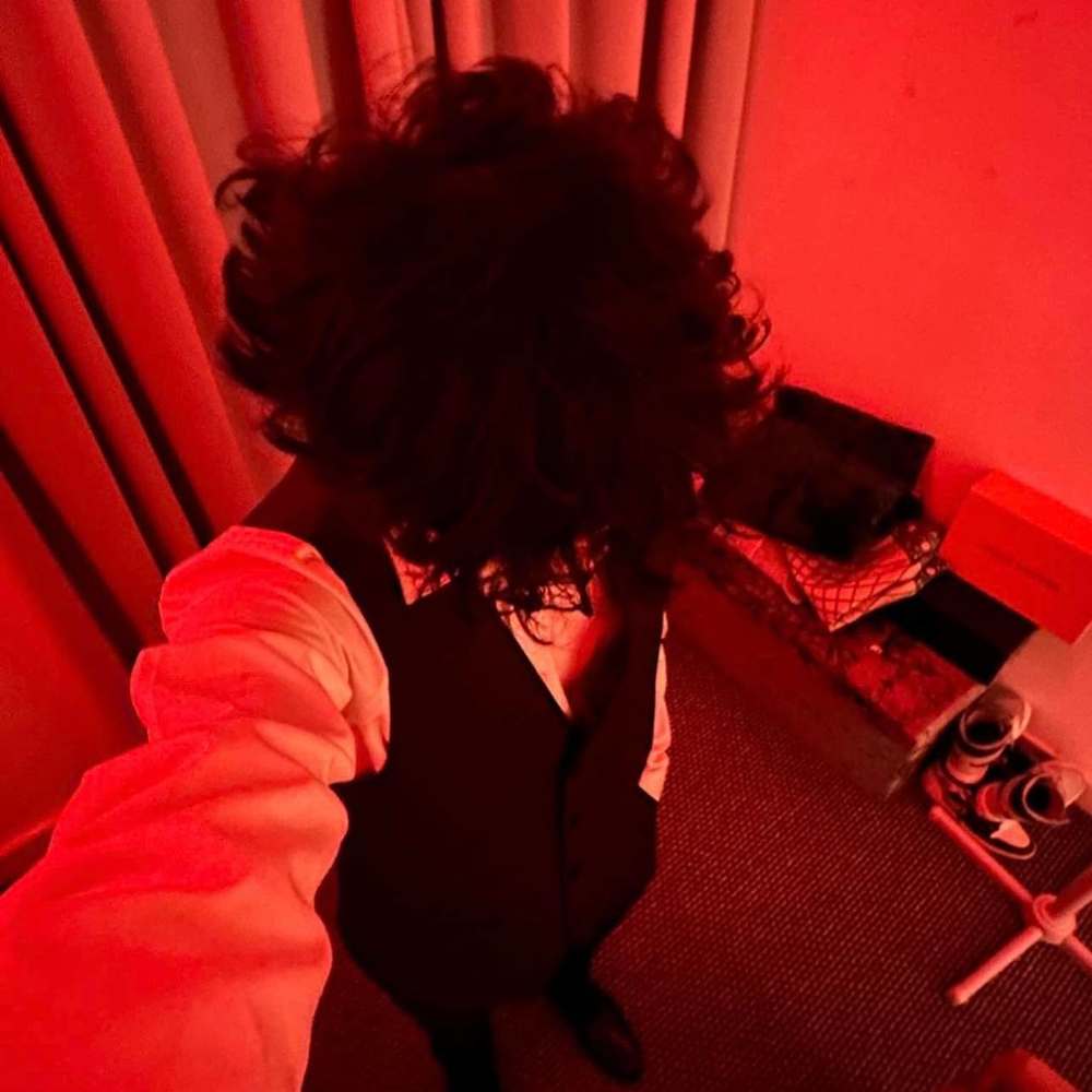 Meet your Posher, Noufside